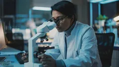 Miniaturní svět: Kdo a kdy vynalezl první mikroskop?