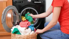 Proč přidávat ocet do pračky: nečekané výhody pro prádlo