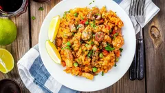 Nejchutnější recept: rychlá španělská paella s mořskými plody