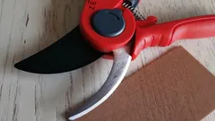 Zahradnické nůžky budou ostré jako břitva: rychlý způsob, jak je nabrousit bez speciálních nástrojů